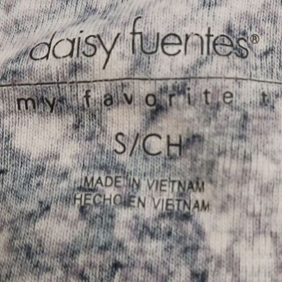 Daisy Fuentes Cotton Short Sleeve Tee - Picture 5 of 7